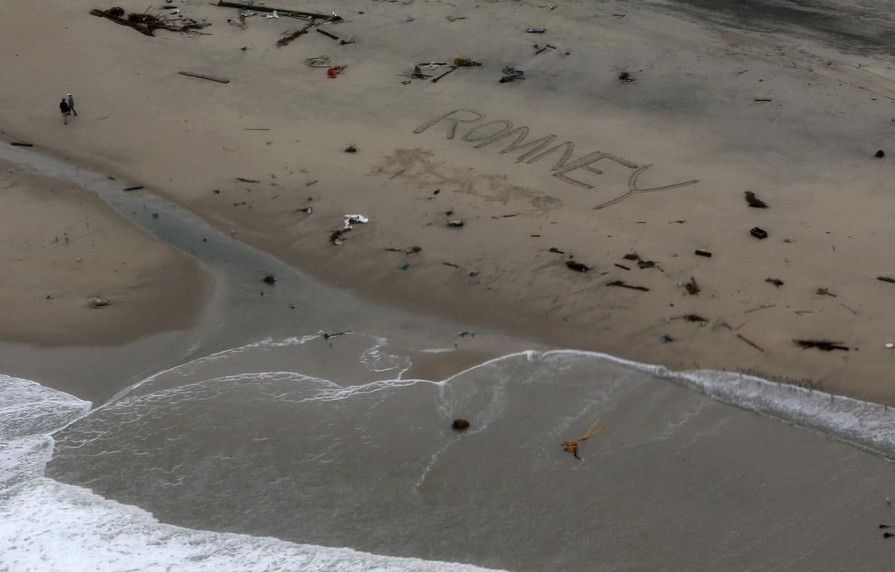 Obama, Romney a hurikán Sandy