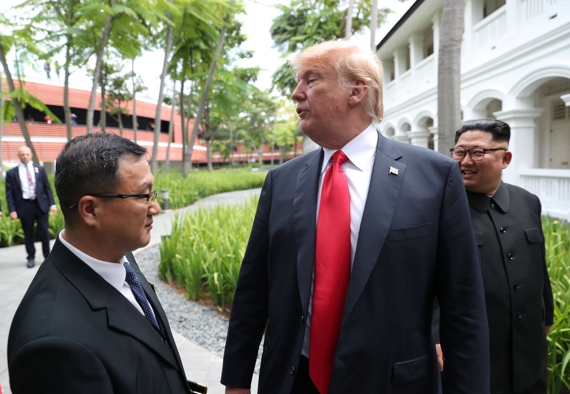 Kim Čong-un a Donald Trump po obědě.