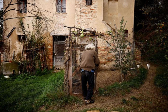 Ital Fabrizio Cardinali žije už 50 let bez elektřiny a plynu.