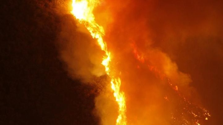 V New Jersey vypukl o víkendu lesní požár, zatím stihl zničit přes 40 km čtverečních