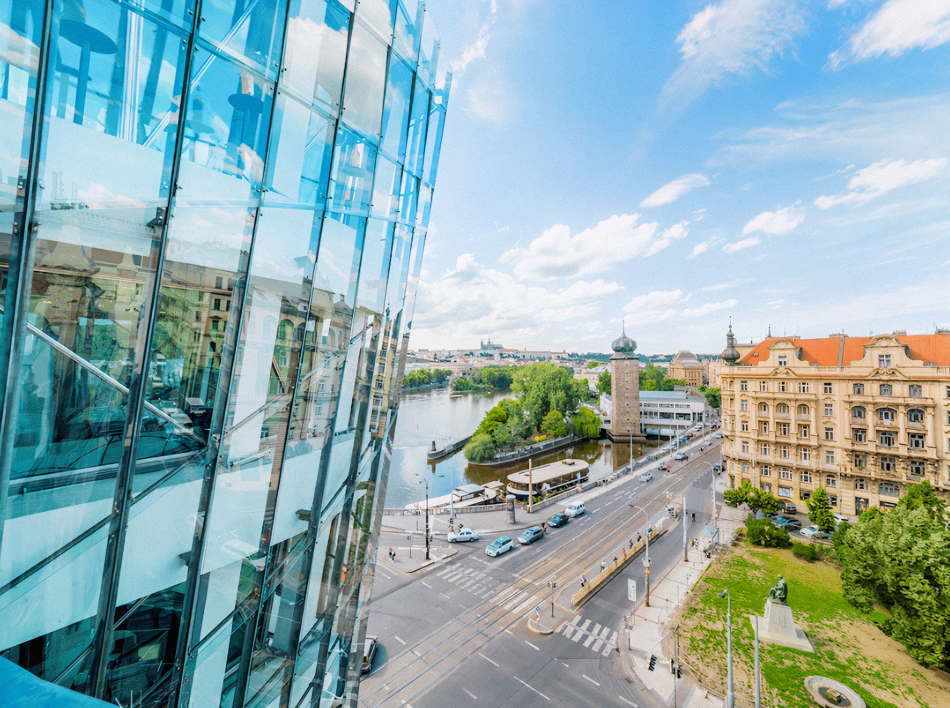 Jednorázové úžití / Dancing house