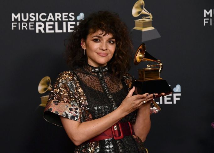 Norah Jones s deskou Visions uspěla v kategorii pro nejlepší tradiční popové vokální album.