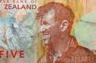Edmund Hillary se jako jediný žijící Novozélanďan dostal v roce 1992 na pětidolarovou bankovku.