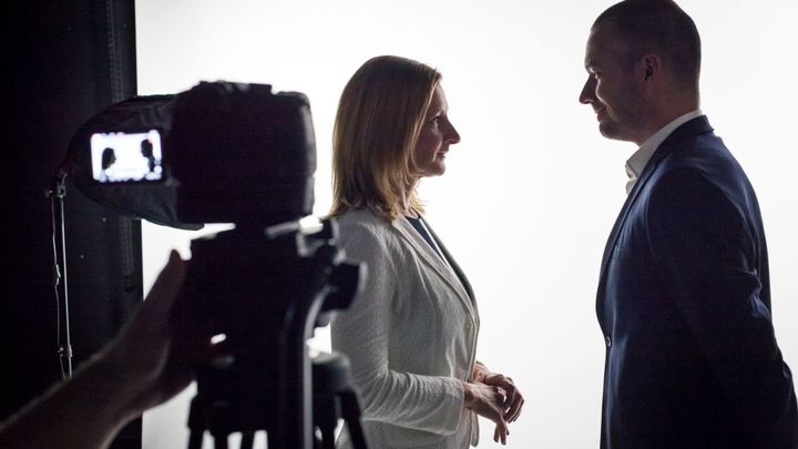 Veselovský i Drtinová zůstávají na Aktuálně. DVTV podepsalo novou smlouvu na tři roky