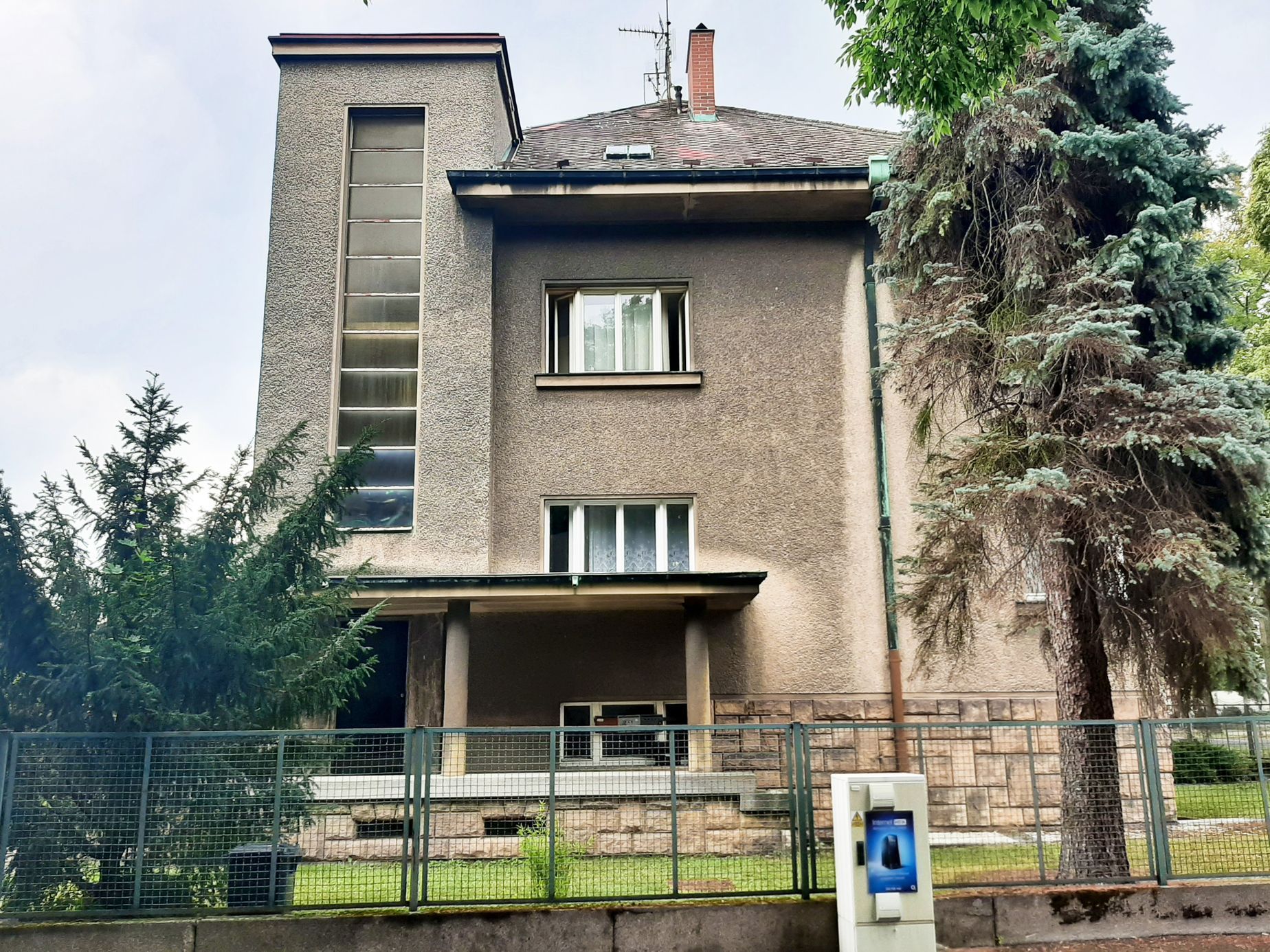 Hradec Králové, Orlické nábřeží, vily
