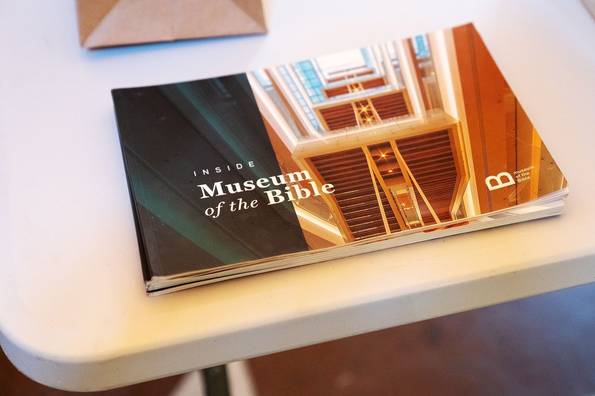 Lipnická bible: pohled do zákulisí výstavy v Klementinu