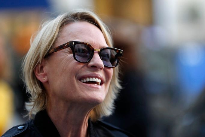 Příjezd herečky Robin Wright na karlovarský festival.