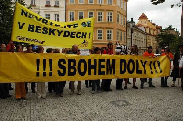 Demonstrace proti těžbě uhlí v Beskydech