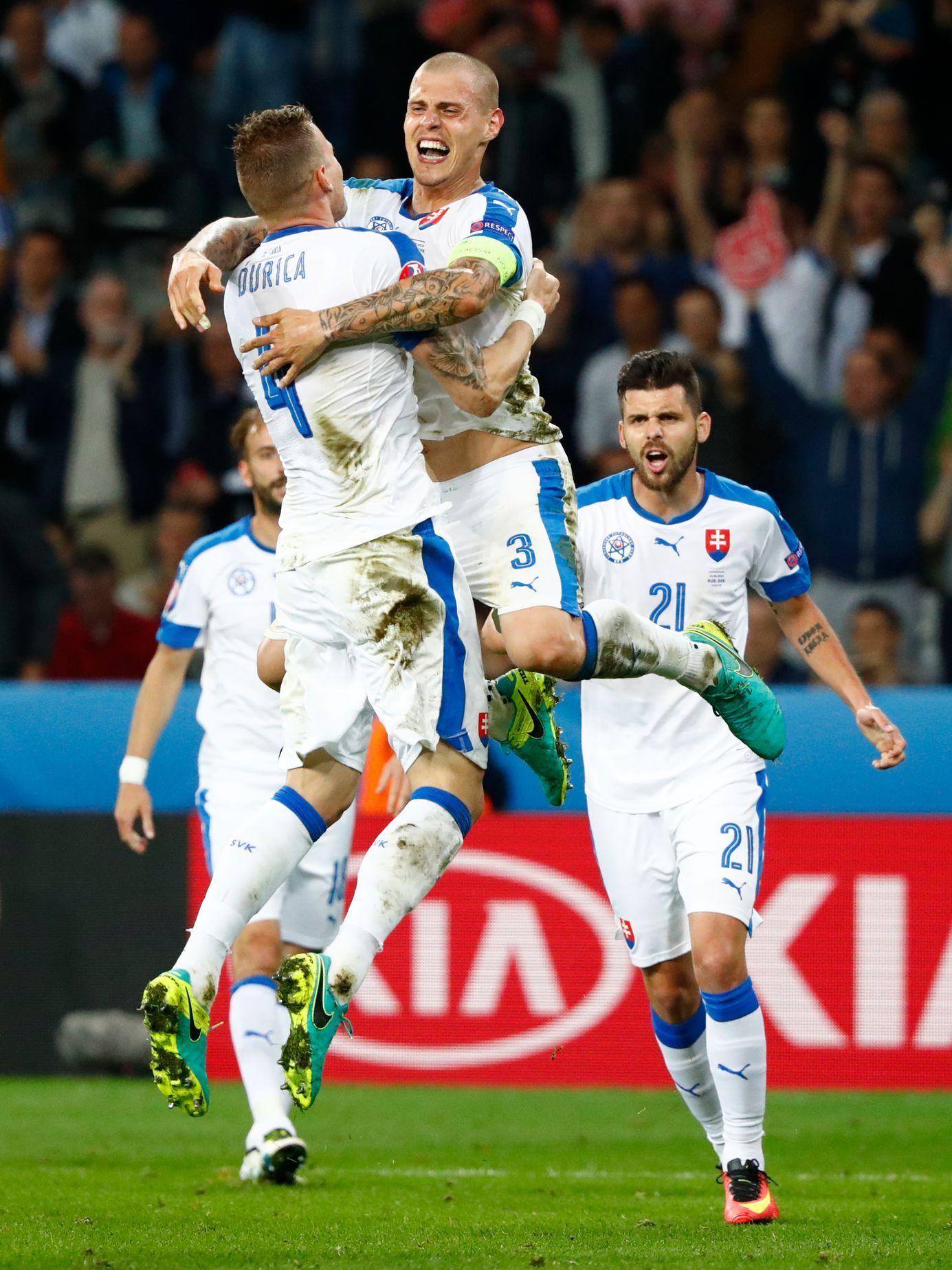 Euro 2016, Rusko-Slovensko: Martin Škrtel a Ján Ďurica