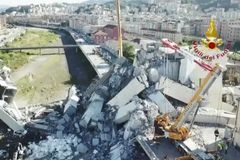 Most v italském Janově se začne bourat do měsíce