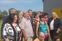 Babiš na Vysočině rozdával dětem bonbony, miliony nesliboval. Jsem premiér v demisi, zdůrazňoval