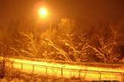 Sníh zastavil auta i letadla, Praha ráno zrychlí metro