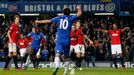 Fotbalista Chelsea Juan Mata slaví gól v utkání Premier League 2012/13 proti Manchesteru United.