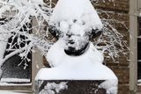 George Washington pod sněhem. Podle jeho deníku napadlo v metropoli USA roku 1772 dokonce 91,4 centimetrů nového sněhu.