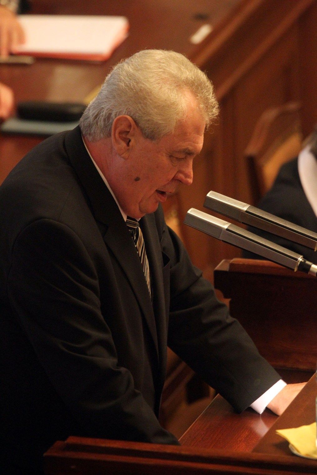 Prezident Zeman před poslanci