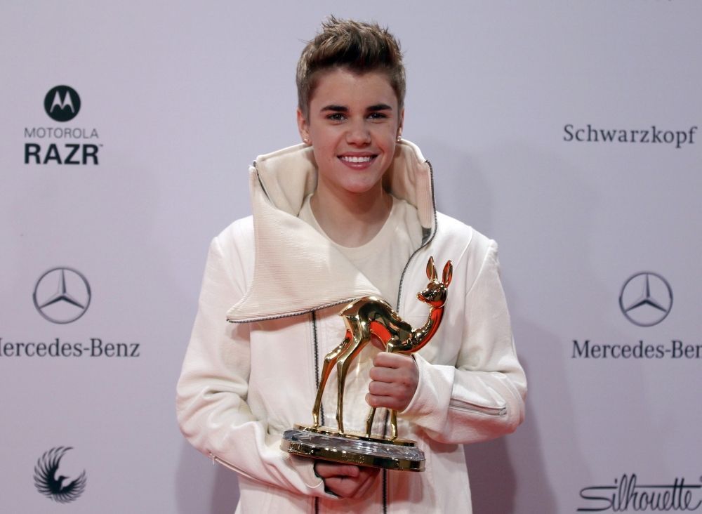 Justin Bieber přebírá cenu Bambi
