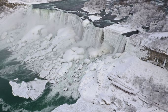 Zamrzlé Niagarské vodopády