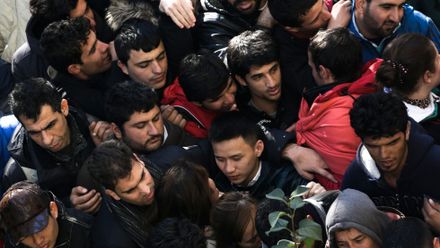 Tlačenice a konflikty. Berlín nestíhá vyřizovat migrantům doklady