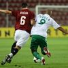AC Sparta Praha - FC Panathinaikos: Štěpán Kučera a Rodrigo de Souza Cardoso v přetahované o míč.