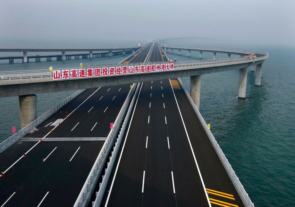 Čína otevřela největší most na světě