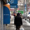 Fotogalerie: Perný den na Kypru. Dnes se tam otevřely zavřené banky. / Rumunsko