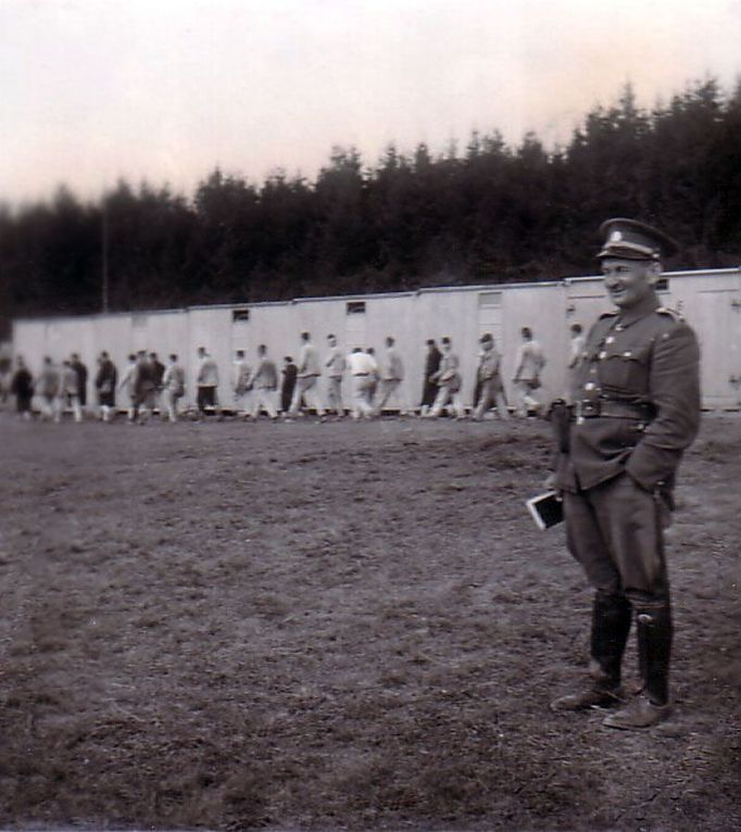 Velitel tábora, vrchní administrativní oficiál Josef Jankovský