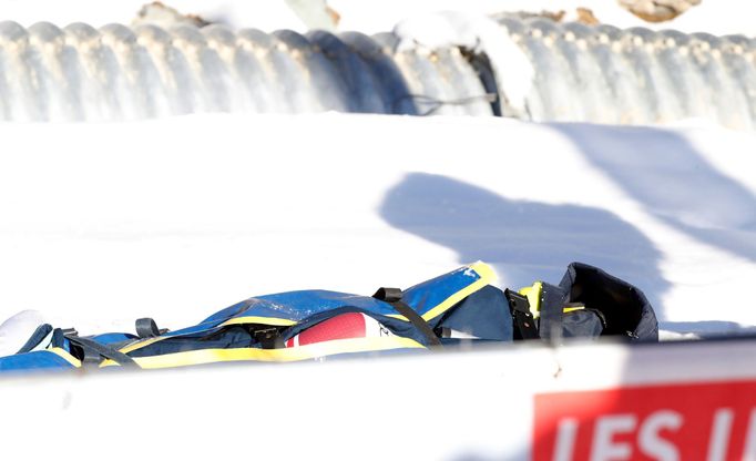 Rakouská lyžařka Nicole Schmidhoferová při sjezdu ve Val d´Isere nepříjemně upadla