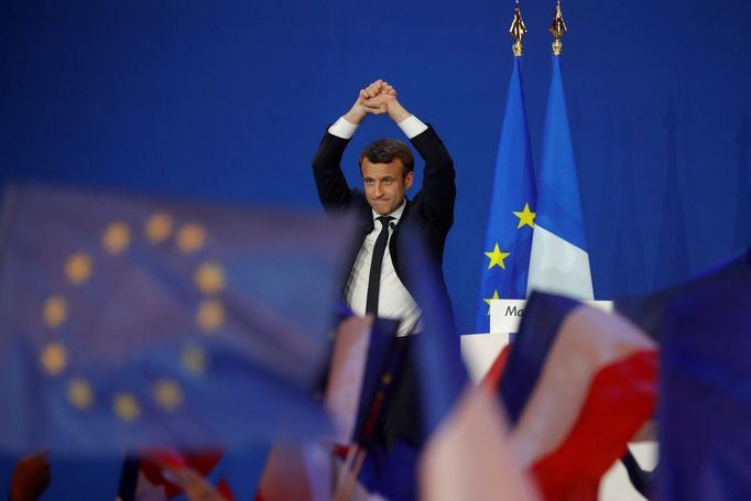 Emmanuel Macron při svém projevu po prvním kole prezidentských voleb.