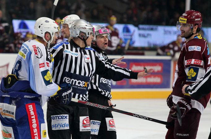 Hokej, extraliga, Sparta - Kometa Brno: rozhodčí