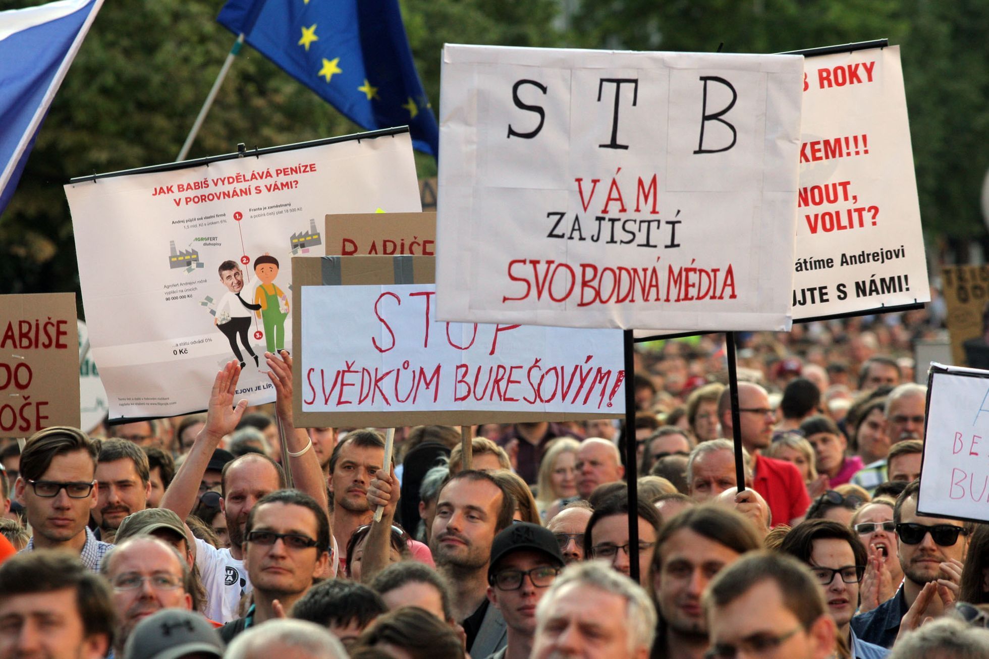 Druhá demonstrace na Václaváku proti Babišovi a Zemanovi