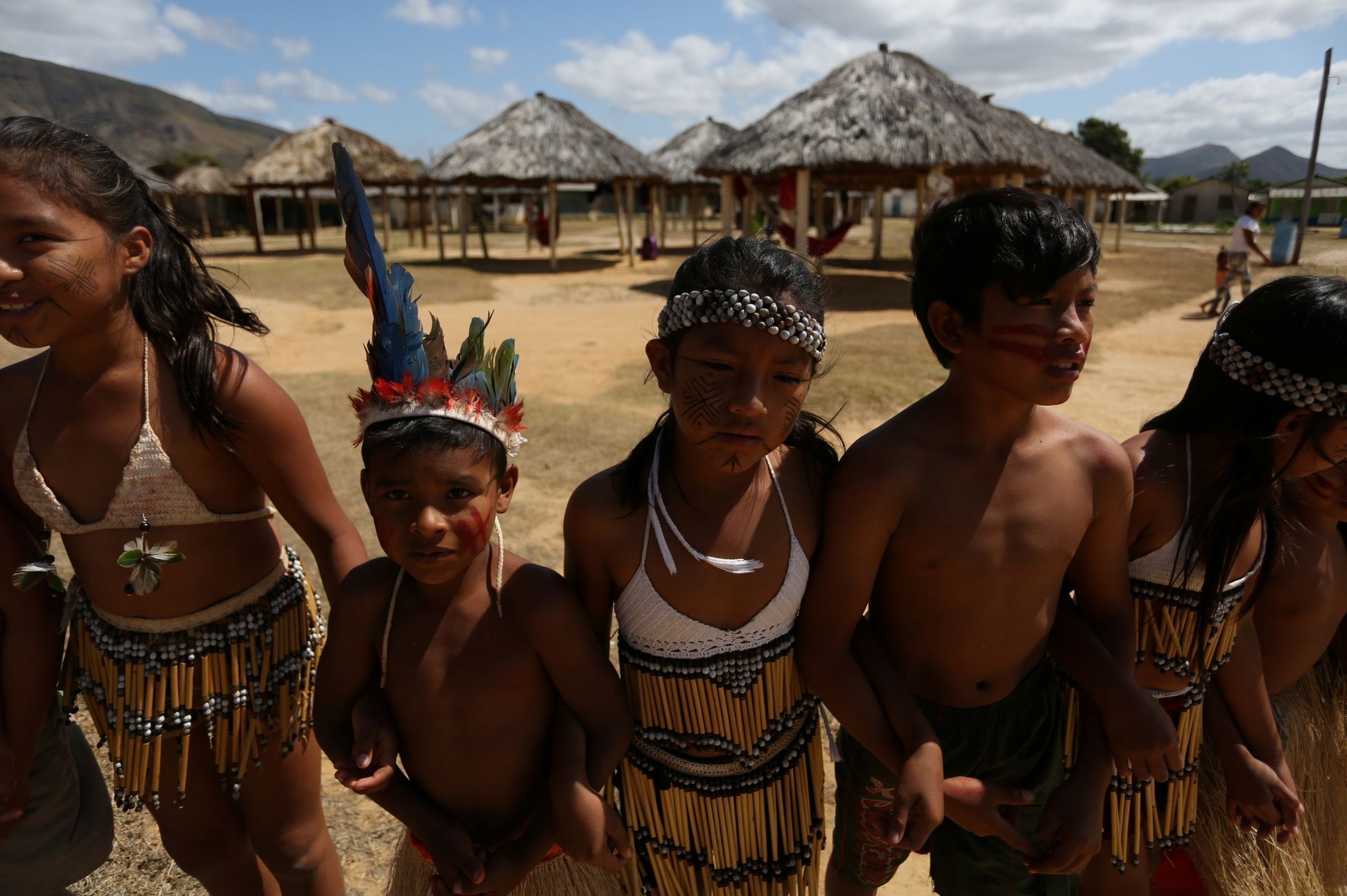 Brazilští indiáni Macuxi v ohrožení farmáři a těžaři