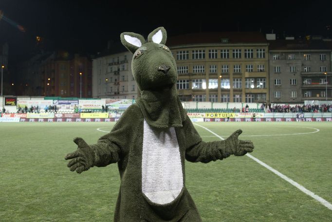 Zrušený zápas Bohemians 1905 - Plzeň: maskot Bohemians