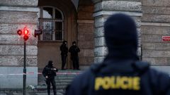 policie Praha hlídka střelba kontrola