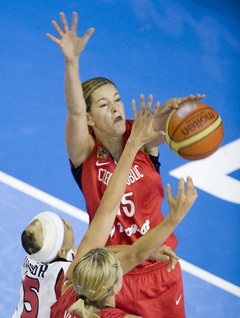 MS basketbal: Česko - Japonsko (Eva Vítečková)
