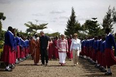 Peking útočí na pozice USA v Africe. S dolary v rukou
