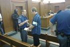 Soud snížil jeden z trestů za žhářský útok ve Vítkově
