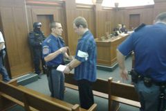 Soud snížil jeden z trestů za žhářský útok ve Vítkově