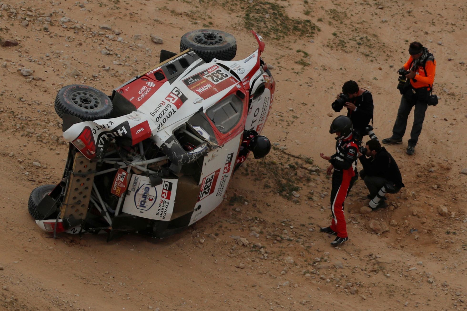 Havárie Henka Lategana (Toyota)  v 5. etapě Rallye Dakar 2021