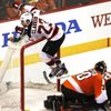 Stanley Cup, 2. kolo play-off: Flyers vs. Devils (David Clarkson, oslava)