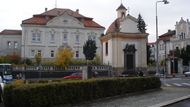 V Roudnici nad Labem prodává státní majetkový úřad areál léčebny dlouhodobě nemocných. Minimální cena ve výběrovém řízení je stanovena na 25,2 milionu korun.