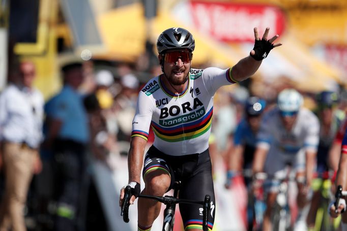 Peter Sagan vítězí v druhé etapě Tour de France 2018