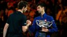 Novak Djokovič (vpravo) a Andy Murray ve finále Australian Open 2016