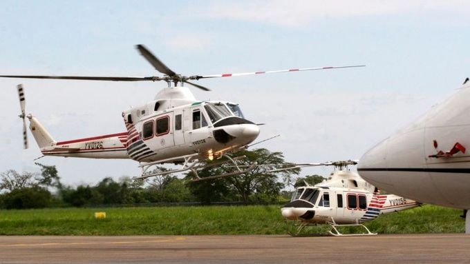 Venezuelské vrtulníky v kolumbijském Villavicenciu.