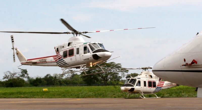 Venezuelské vrtulníky v kolumbijském Vilavicenciu.