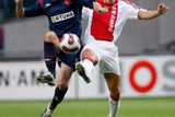 Johny HEITINGA. Pokud Frank de Boer chce, může vyztužit obranu velezkušeným Heitingou. Jednatřicetiletý obránce, kterého Ajax vychoval pro velký fotbal, se do Amsterdamu vrátil v létě po sedmi letech strávených na zahraničních štacích.