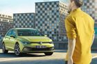 Volkswagen Golf osmé generace, začátek března 2020. Postupem roku klasický "civilní" Golf doplní sportovní verze GTI a R nebo plug-in hybrid GTE.