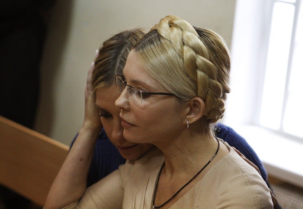 Expremiérka Julia Tymošenková u soudu - 11. října 2011 (s dcerou)