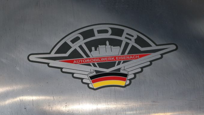 Před 30 lety skončila éra vlastních vozů NDR. Podívejte, co soudruzi vyvinuli