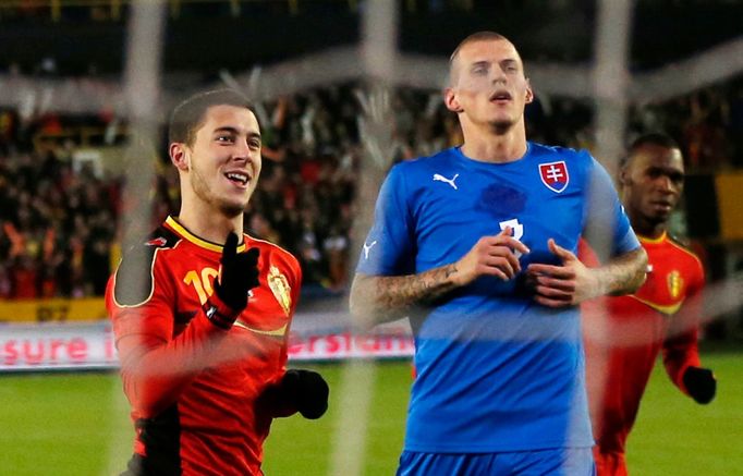 Fotbal, Belgie - Slovensko: Eden Hazard (Belgie, vlevo)