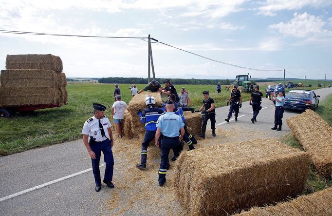 Protesty v 16. etapě Tour de France